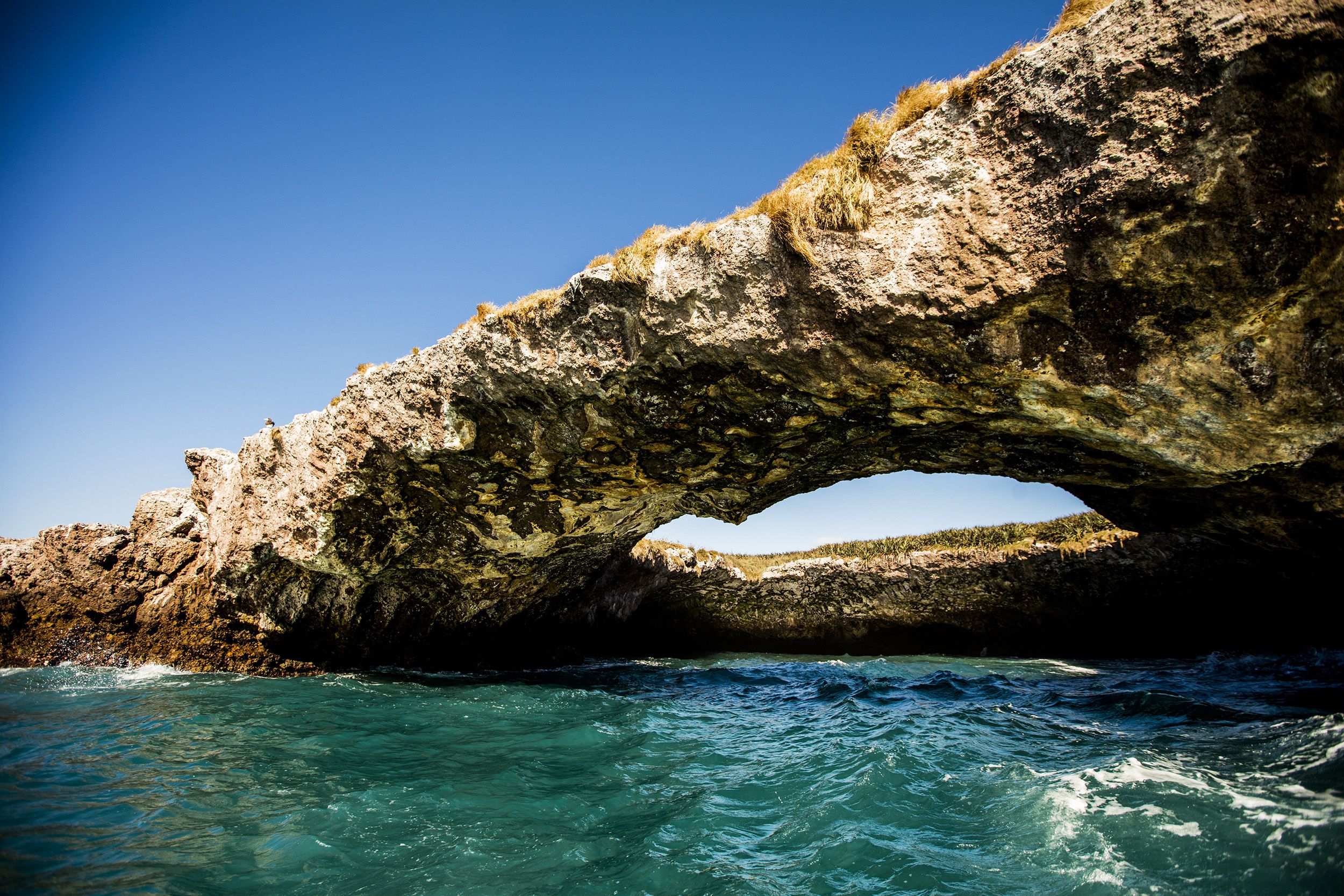 Join us on an exciting excursion to the Marietas Islands! With a wide variety of marine life and beautiful beaches, this trip is perfect for nature and adventure lovers. 